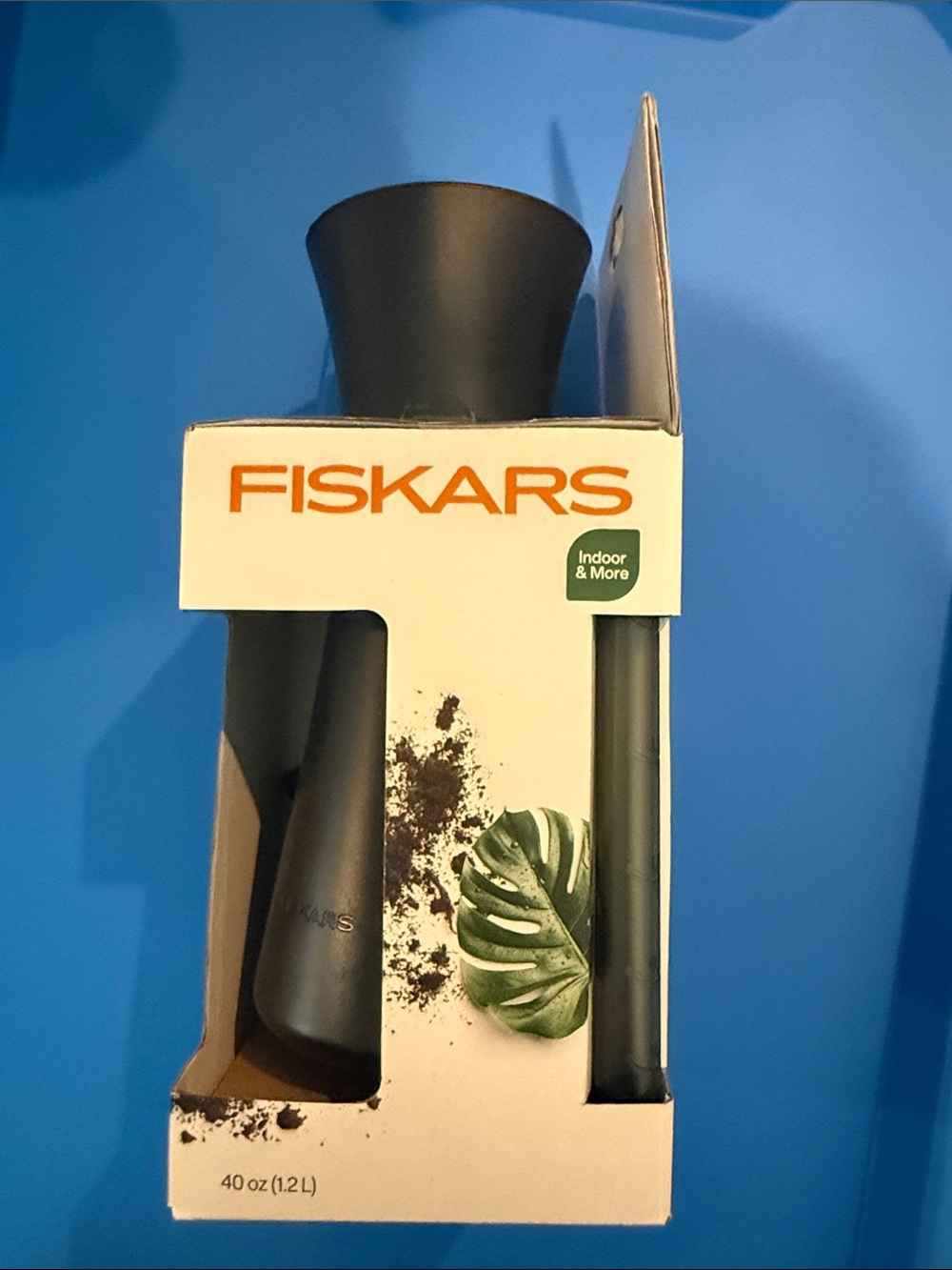Fiskars Black Indoor Watering Can for Precise Pouring - Picture 2 of 4